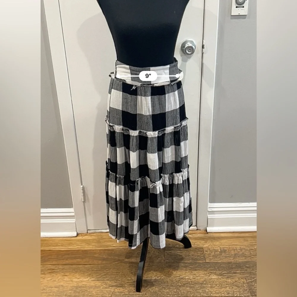 ASOS Petite Black and white gingham midis skirt Good condition